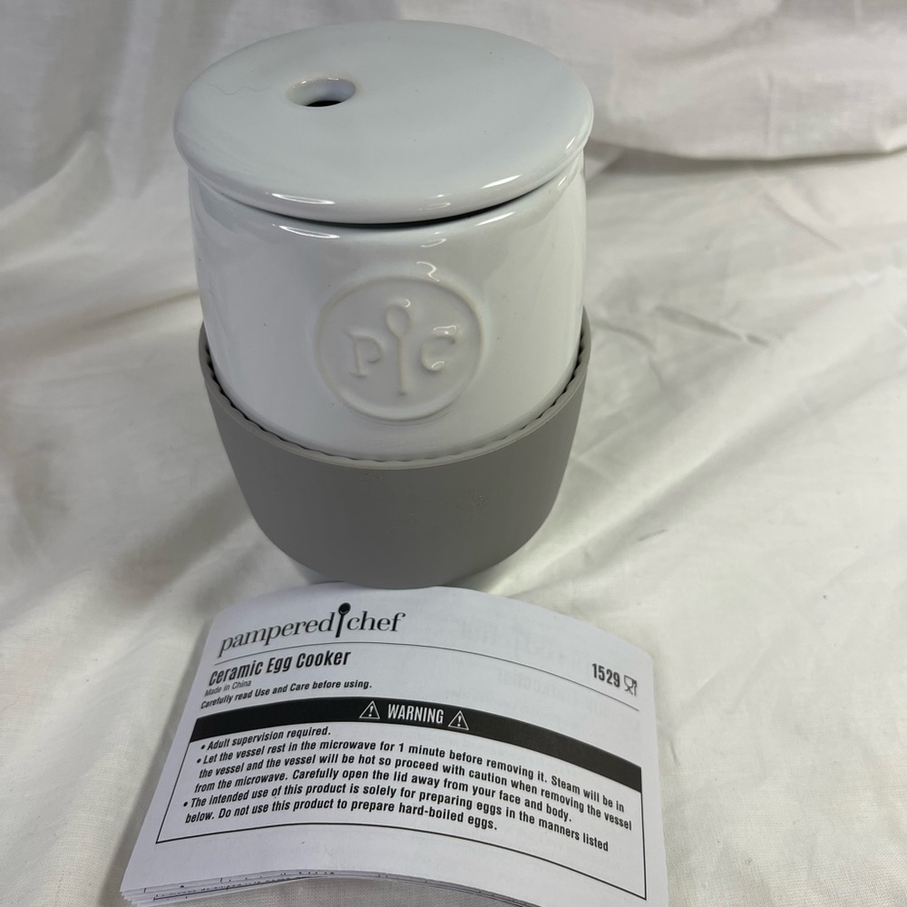 ⭐️PAMPERED CHEF #1529 CERAMIC EGG OATMEAL CAKE(SINGLE SERVE) COOKER ONE SIZE